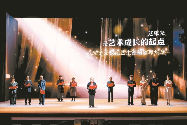 何为戏剧，缘何为演员